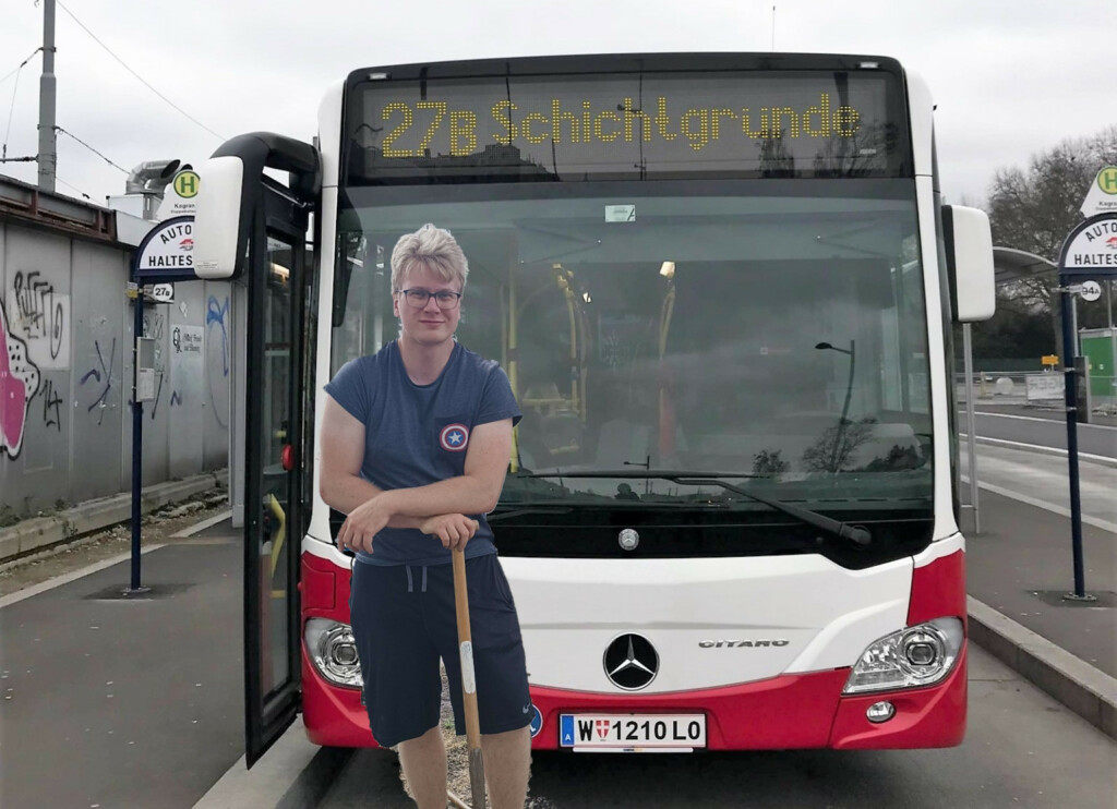 Fotomontage zum Bus 27B mit Bezirksrat Erwin Toth